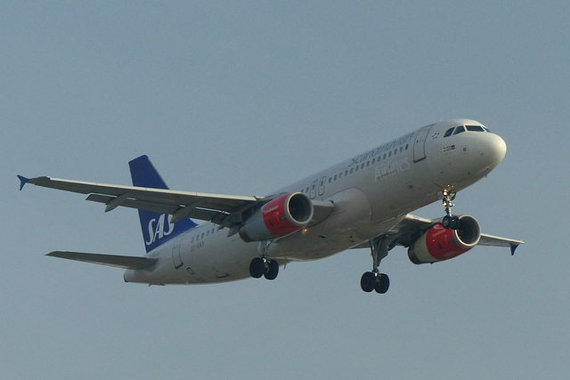 OY-KAY approaching Heathrow - 12 March 2016