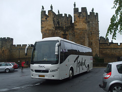 DSCF3780 AMZ, The Netherlands BX-JN-45 at Alnwick Castle, UK - 13 Jun 2016