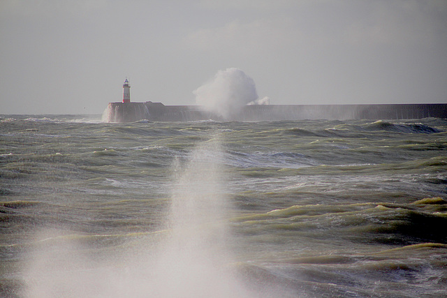 Twin peaks, Newhaven Harbour approaches - 29 10 2021