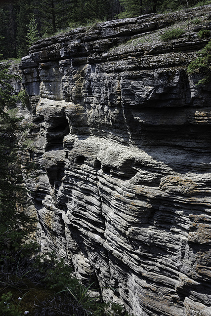 geschliffen durch Wasser ... der Maligne Canyon  (© Buelipix)