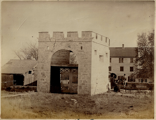 PMB065 WINNIPEG - OLD FORT GARY GATE (UPPER)