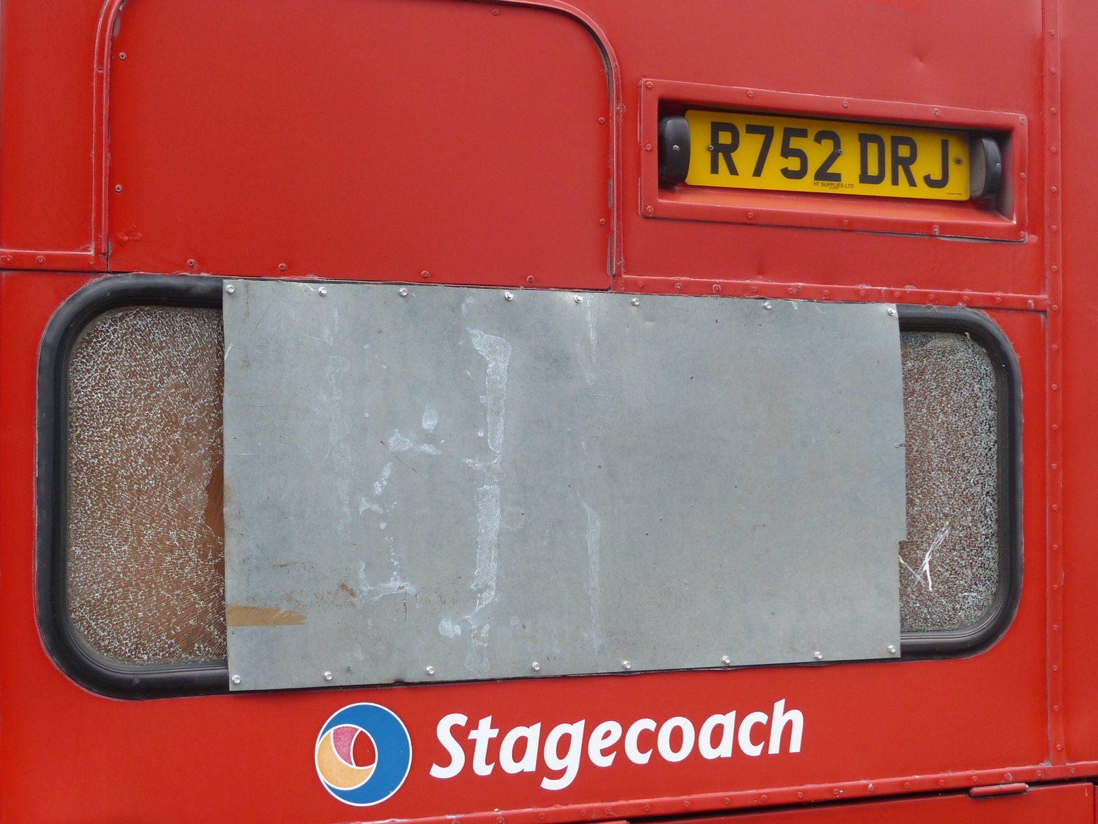 Damage to R752DRJ (2) - 4 August 2017