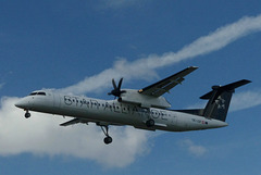 OE-LGP approaching Heathrow - 6 June 2015