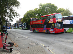 Stagecoach East (City Sightseeing) 13811 (BV18 YBD) in Cambridge - 18 Oct 2023 (P1160819)