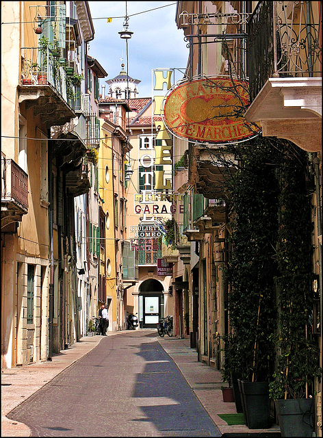 ... Trattoria ...(Verone - Via Mazzini)
