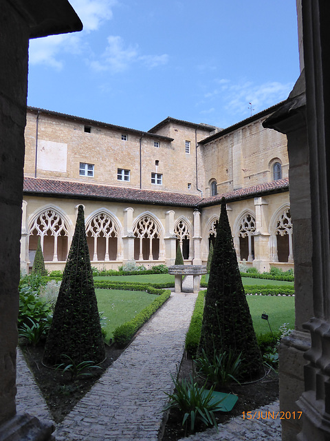 Abbaye de CADOUIN