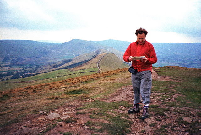Looking back from Loose Hill (476m) along the ridge to Mam Tor (Scan from 1989)