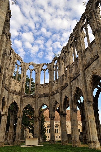 Ruines de l'église abbatiale d'Ourscamp - Oise