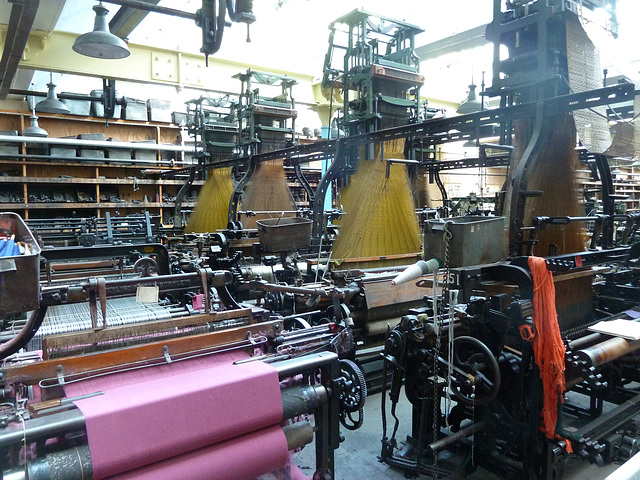 Weaving cotton in Masson Mill