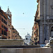 Roma, piazza della Repubblica - fontana delle Naiadi e (sul fondo) l'Altare della Patria.
