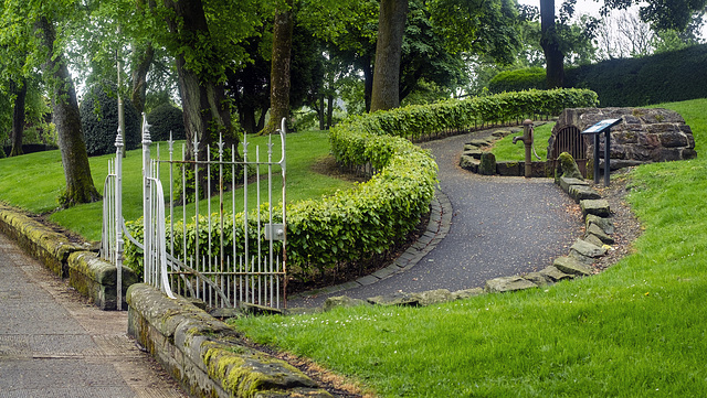 Entrance to Levengrove Park