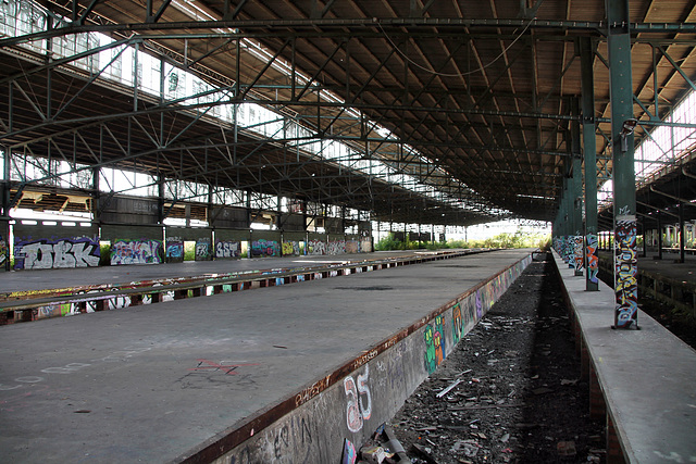 Güterbahnhof Duisburg, ehemalige Abfertigungshalle / 19.08.2018