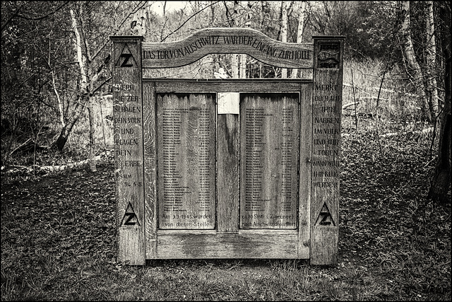 Mahnmal für die Sinti im Altwarmbüchener Moor