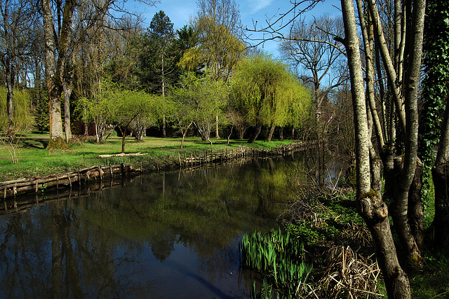 Bienheureux celui qui peut canoter  . .