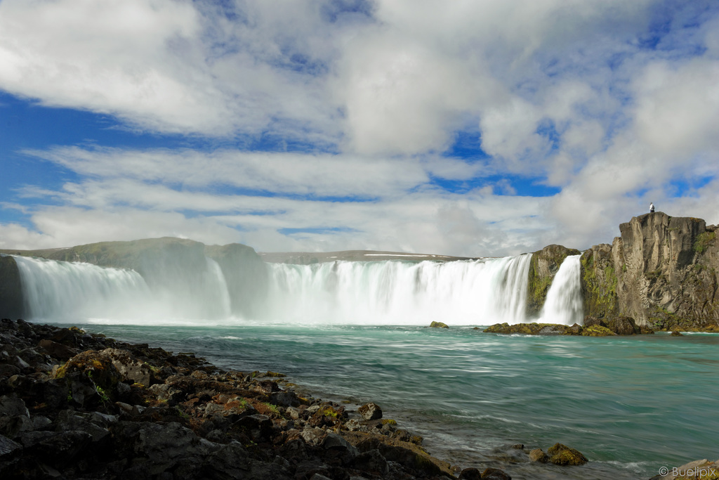 der Goðafoss ... mal von unten (© Buelipix)