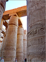 LUXOR : 'piccoli' visitatori al tempio di Karnak