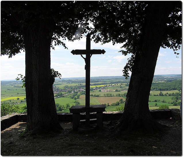 Weiter Blick von Chateauneuf-en-Auxois