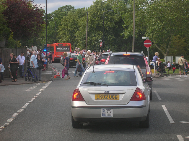 Mulleys MUI 6449 (V164 EFS) following the Olympic Torch Relay in Bury St. Edmunds - 7 Jul 2012 (DSCN8413) (See inset photo)