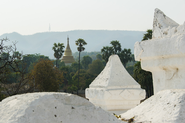 auf der Hsinbyume-Pagode (© Buelipix)