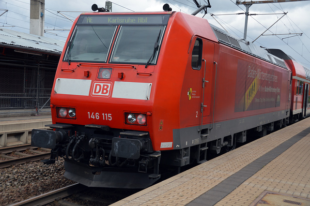 E-Lok 146 115 im Bahnhof Bühl