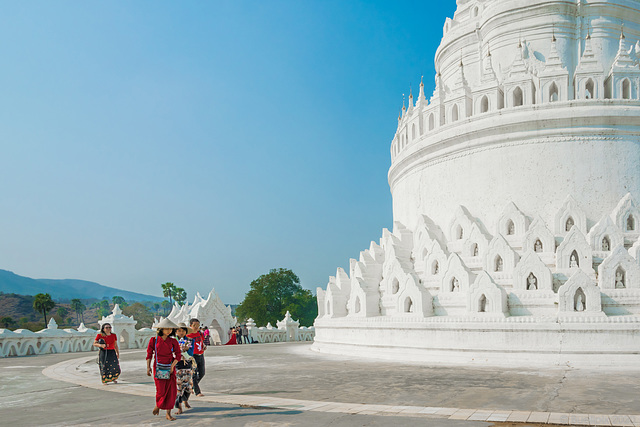 auf der Hsinbyume-Pagode (© Buelipix)