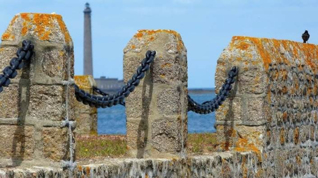 ... vue sur phare à Barfleur ...