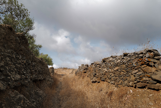 Penedos, Ladeira a cima