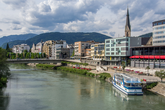 Villach: Blick von Fußgängerbrücke nach Norden