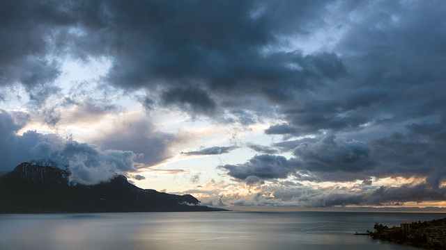 211204 Montreux crepuscule 0