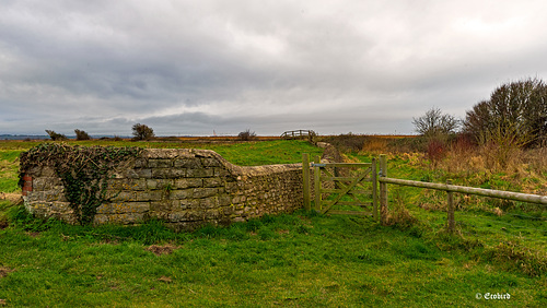 Walled (De-)Fences!