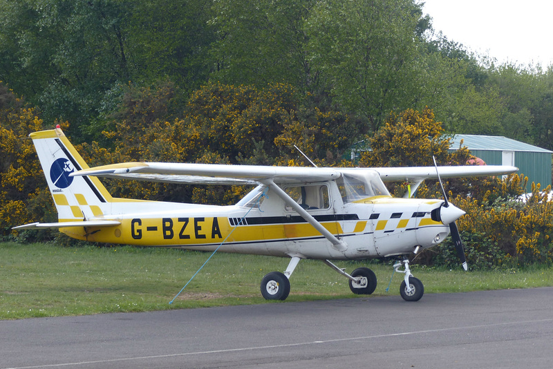 G-BZEA at Blackbushe - 9 May 2015