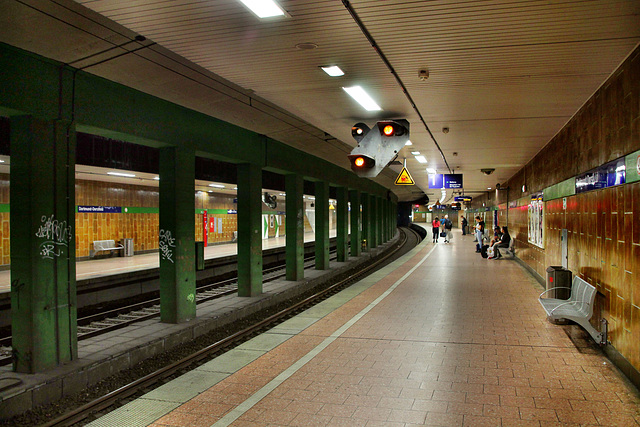 Tunnelbahnsteig des Bahnhofs Dortmund-Dorstfeld / 2.06.2018