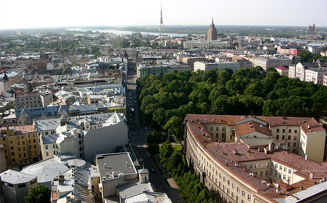 Blick auf Riga aus der 26. Hotel-Etage