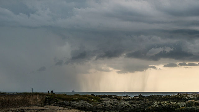 the a'coming storm on Le Croisic