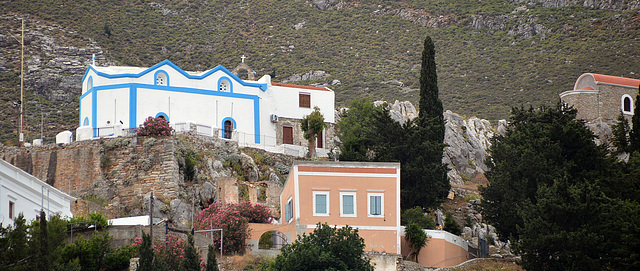 Überall in Griechenland sieht man sehr viele Kirchen und Klöster, so auch auf der Insel Symi