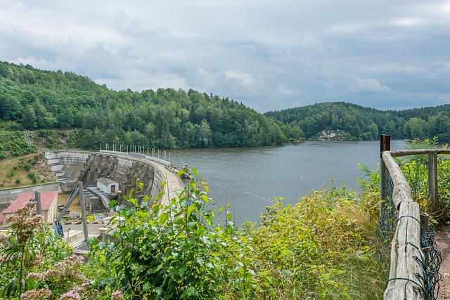 Talsperre Kriebstein, Blick zur Staumauer