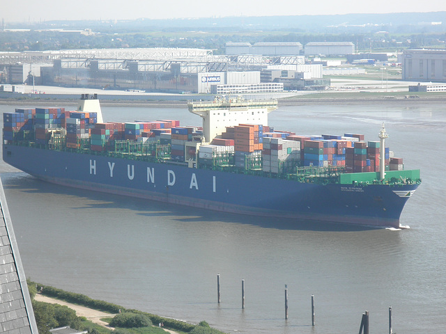 Containerriese HYUNDAI DRIVE