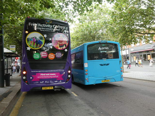 Unō 258 (YX67 VFR) and Arriva 3799 (FL63 DXH) in St. Albans - 8 Sep 2023 (P1160288)