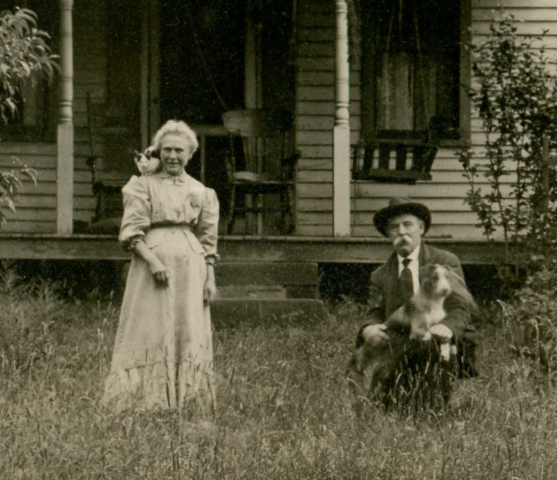 Aunt Sue and Uncle John at Cozy Nook Farm (Cropped)