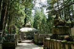 Cimetière Okuno-in de Koyasan (17)