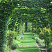 Dans les jardins du château d'Ainay-le-Vieil