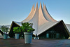 Das Berliner Tempodrom an einem heißen Sommerabend - The Berlin Tempodrom on a hot summer evening