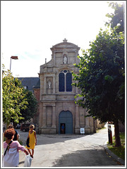 Visite de la chapelle Sainte Catherine à Dinan (22): la façade