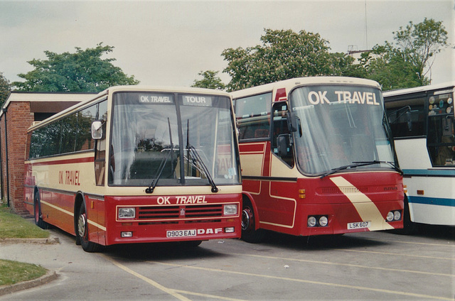 OK Travel D903 EAJ and LSK 607 (B876 HWP) at RAF Mildenhall – 28 May 1994 (225-32)