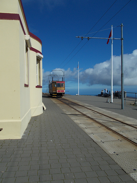 smr[18] - Car 5 at the summit