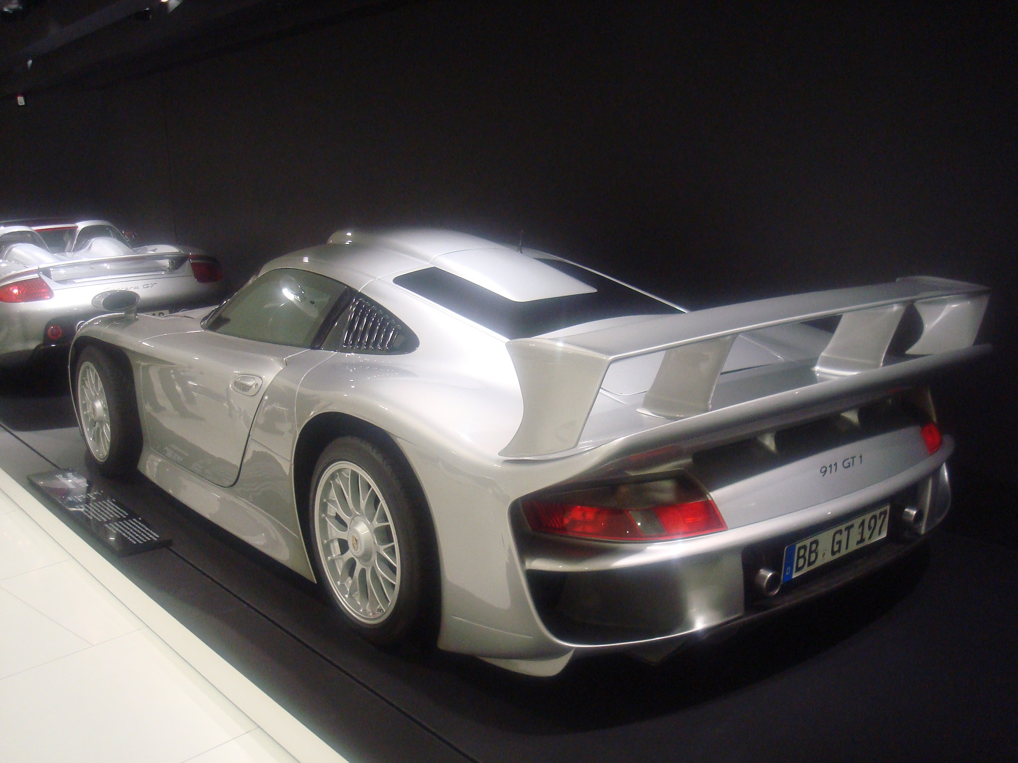 Porsche 911 GT 1 (1997)