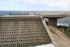 Porto Moniz - Heli-Landeplattform und Wasserspiele