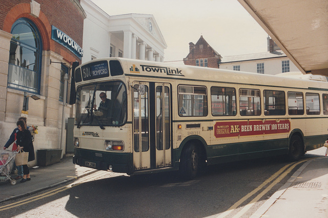 County Bus and Coach SNB251 (NPK 251R) in Bishops Stortford – 4 May 1991 (141-19)