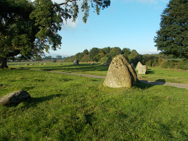 SBB[24]/lms{3/11} - east side stones