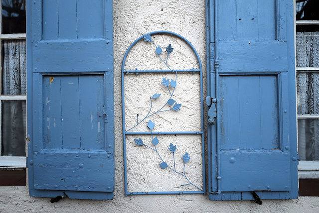 Cotignac in blue